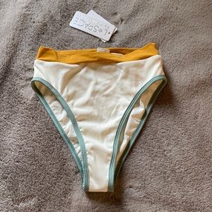 L *space bottoms Frenchi size XS